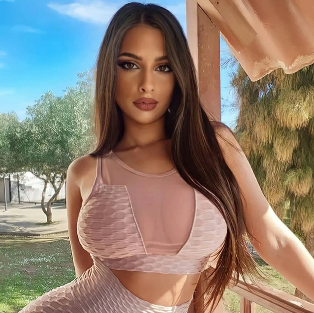 Fashion Nova sports bra
